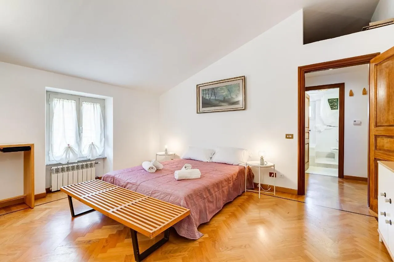 Colosseum Terrace Penthouse Roma 0*,  Italia